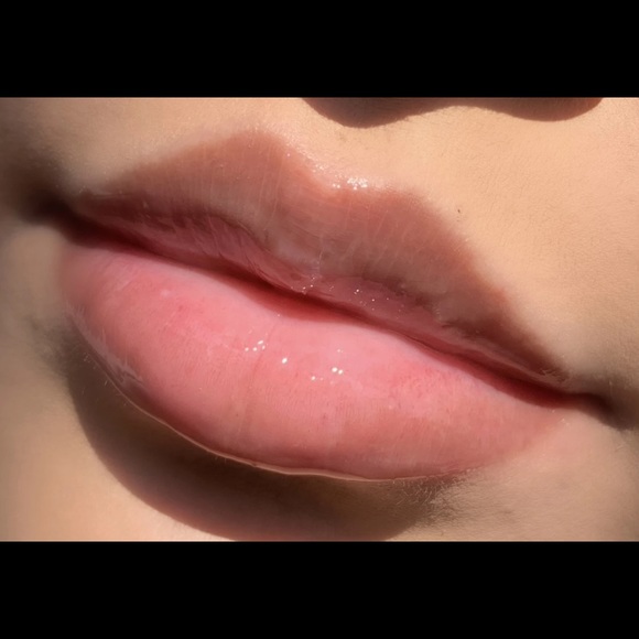 1 Pouty Squeeze Tube - Picture 2 of 4